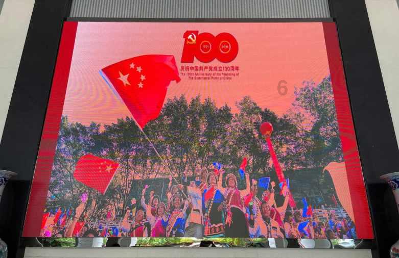 口红被同事用了，但没告诉自己，你觉得应该怎么办才好？游戏画面